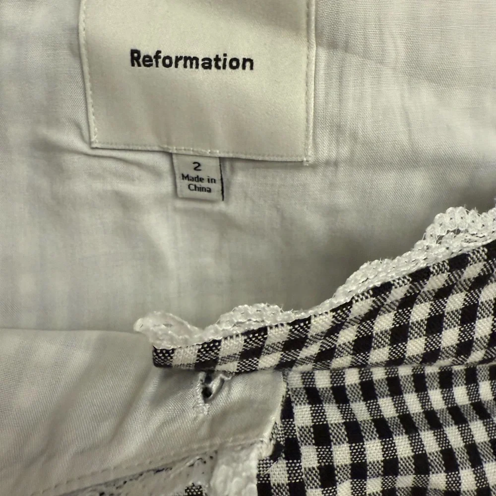Reformation Amela Linen Top Remy Check
Gingham Black White - Picture 13 of 15